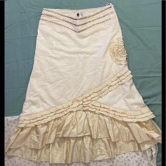 Coco & Tashi NWOT Beautiful beaded Skirt with floral designed and side zipper - Picture 10 of 16